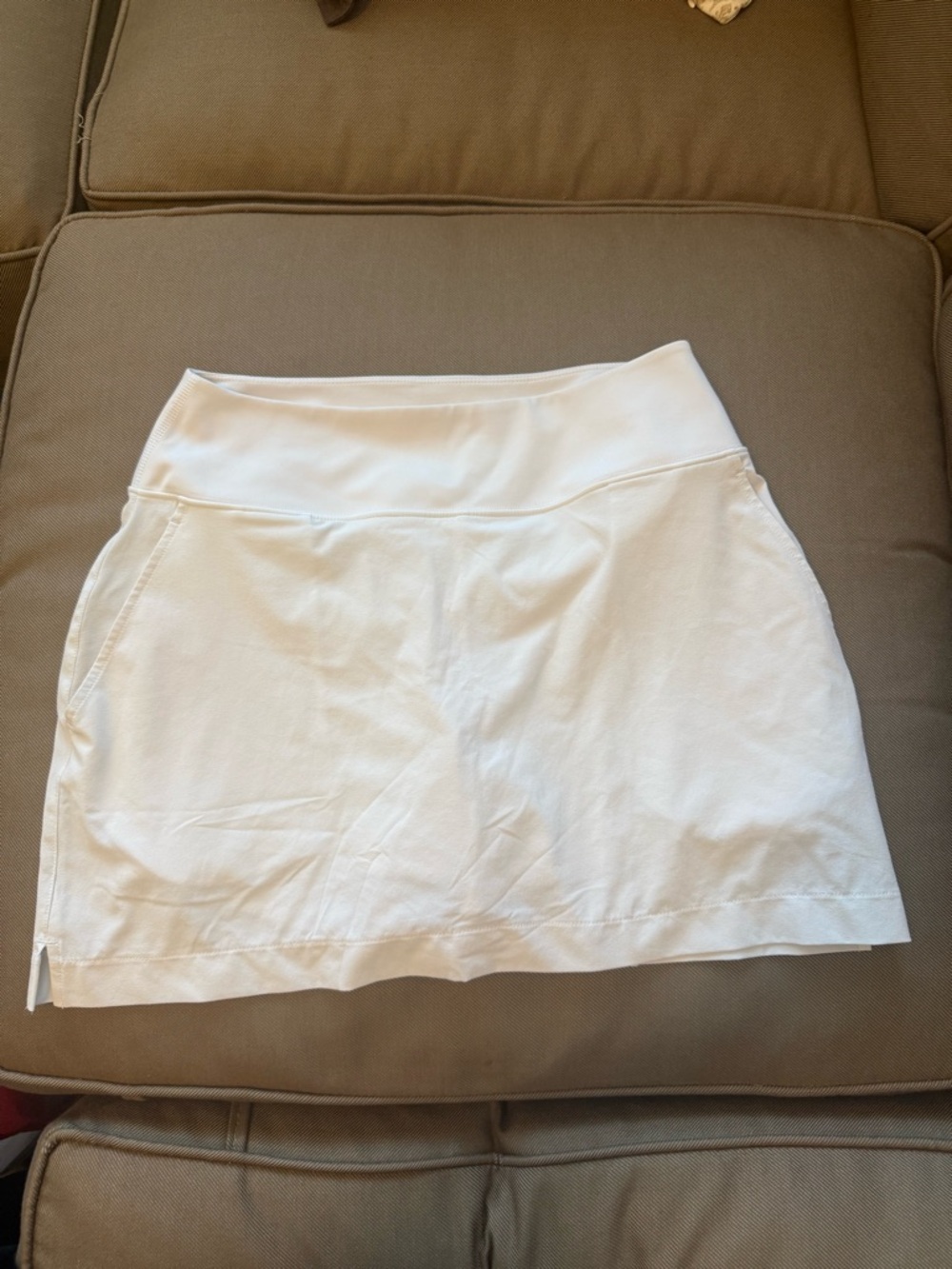 Women's White Athletic Skort - Comfortable Stretch Waist